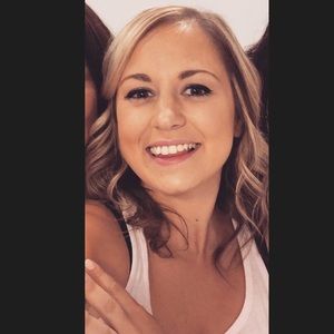 Meet your Posher, Dina